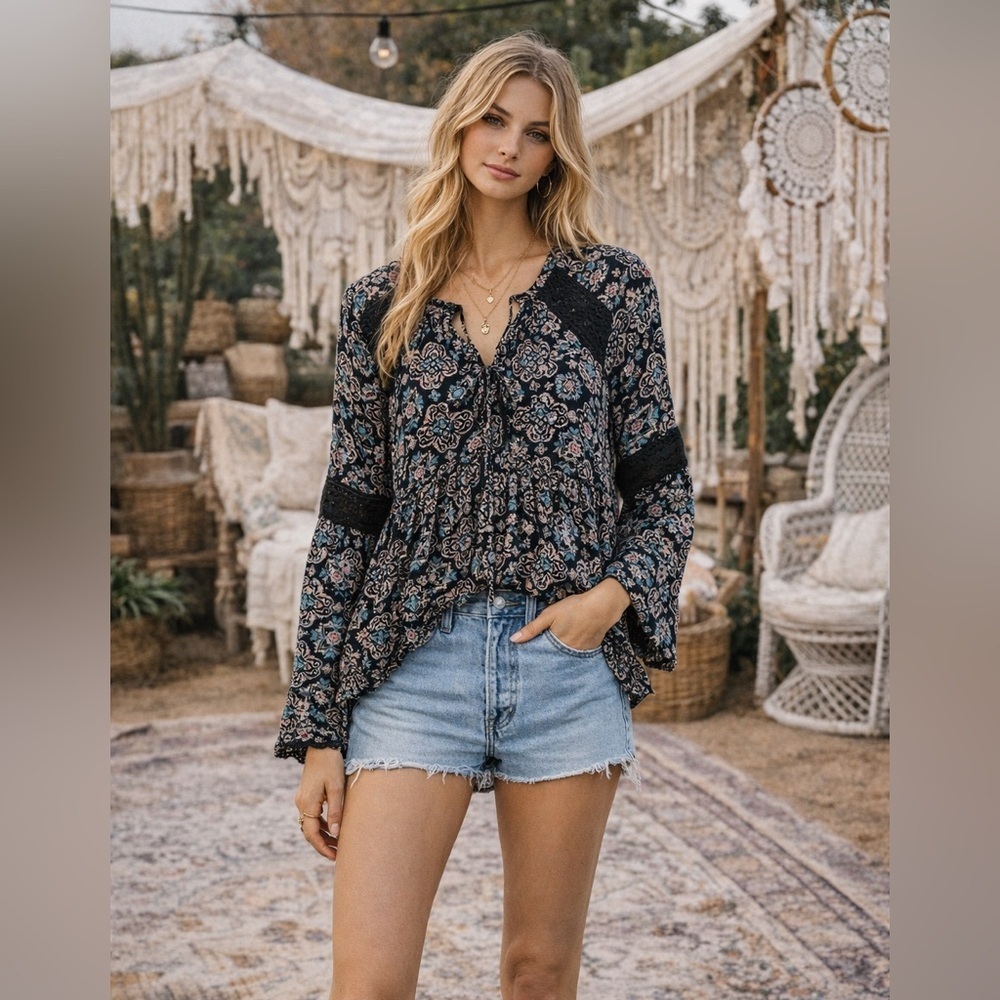 Hollister Boho Floral Peasant Top Lace Detail Long Sleeve Blouse Size Small NWT